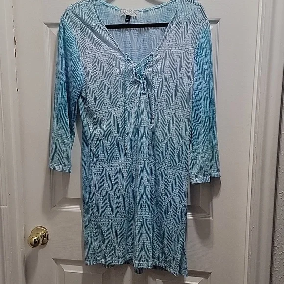 Lrg swim cover up - Picture 2 of 3